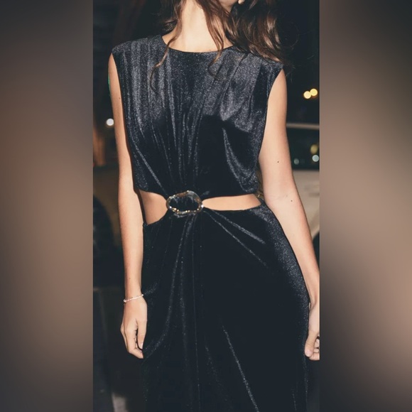 🔥🔥Zara Velvet midi dress with buckle - Picture 3 of 7